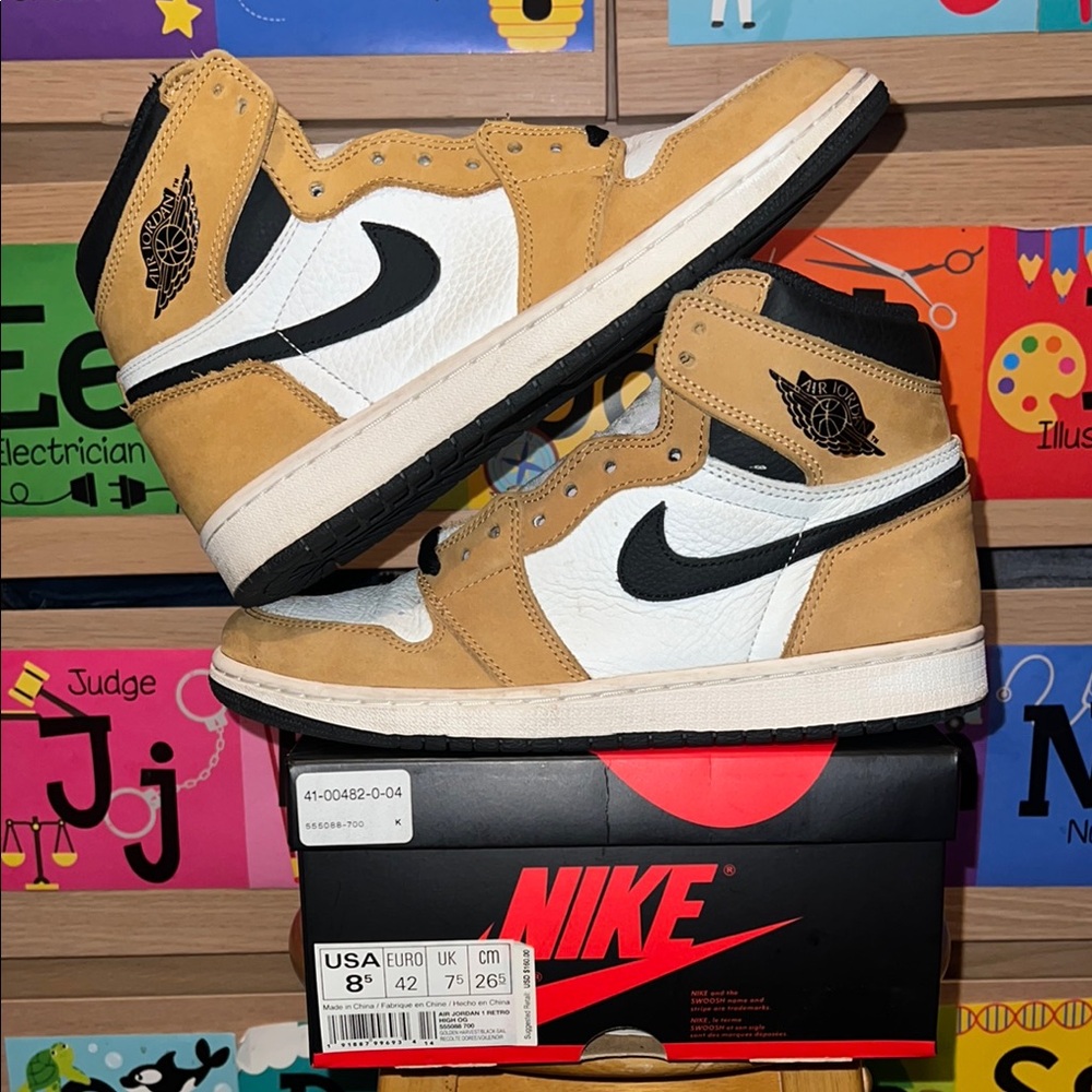 Nike Air Jordan Retro 1 Rookie of the year Size 8.5